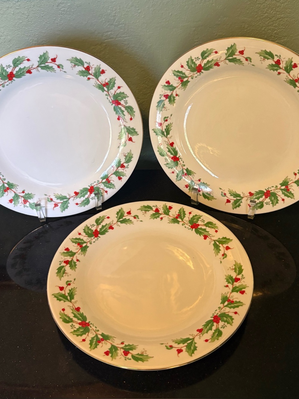 Vintage 1980s China Pearl Fine China, Noel Pattern, 3 Dinner Plates 10 1/2”
